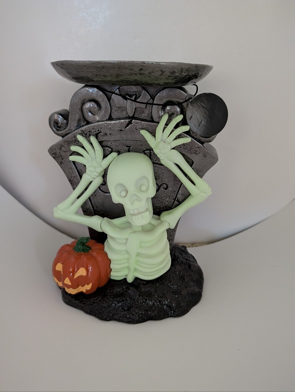 Bath & Body Works Halloween Glow In The Dark Skeleton Candle Pedestal